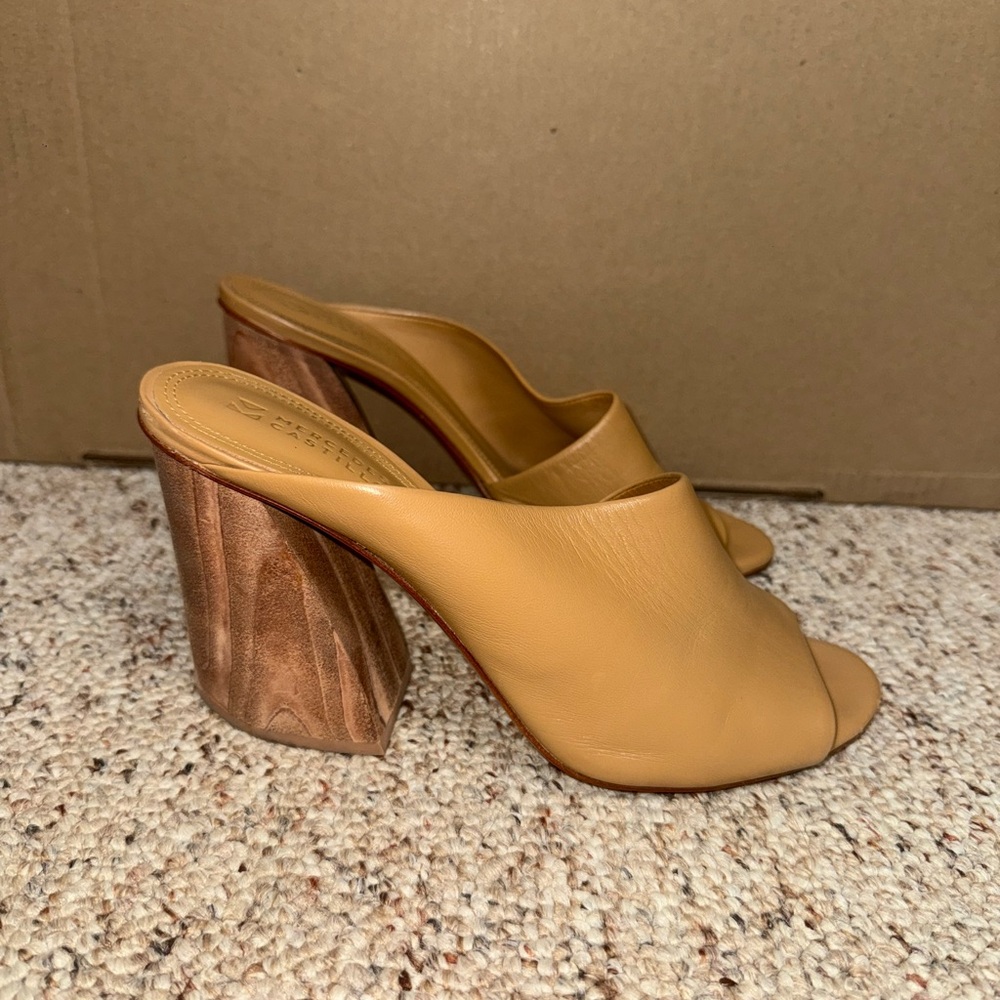 MERCEDES CASTILLO Tan Leather Heels